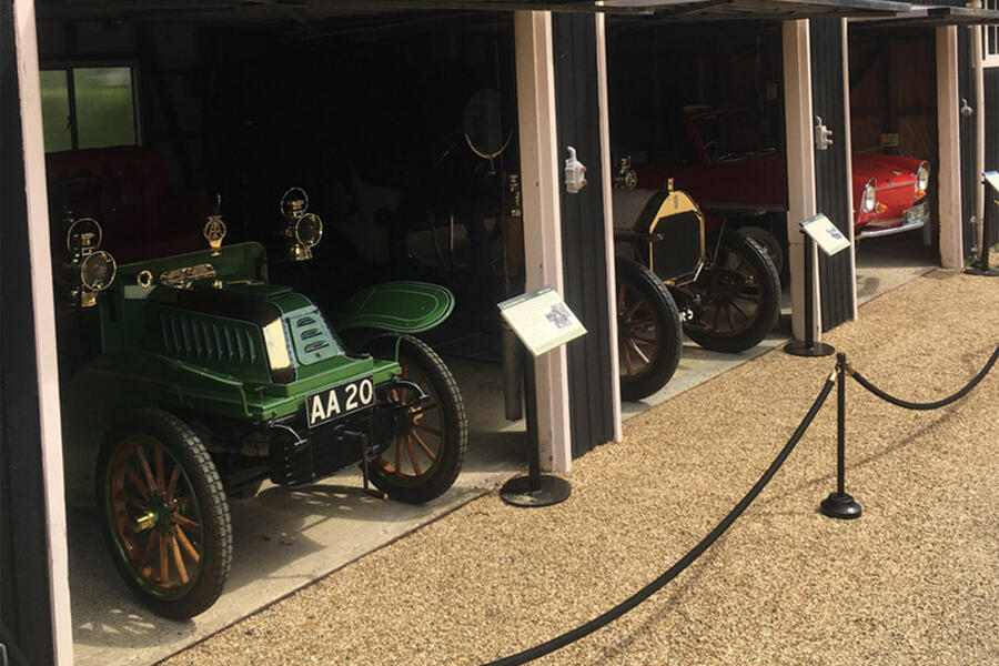 19 The national motor museum