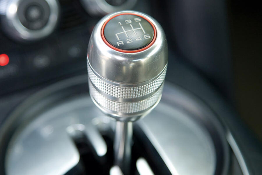 2 Audi r8 gearstick