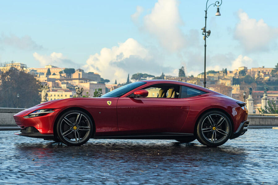 2 Ferrari roma 2019 static side