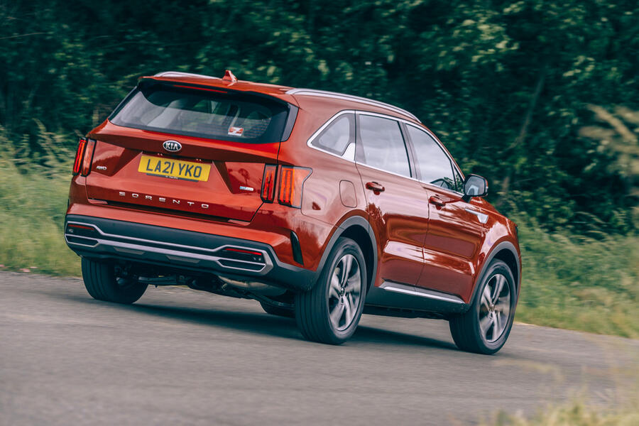 2 Kia sorento phev 2021 long term hero side