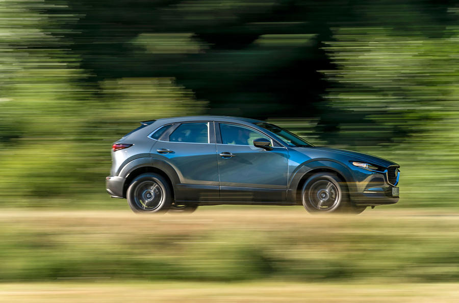 2 Mazda cx30 2019 fd hero side 0 0