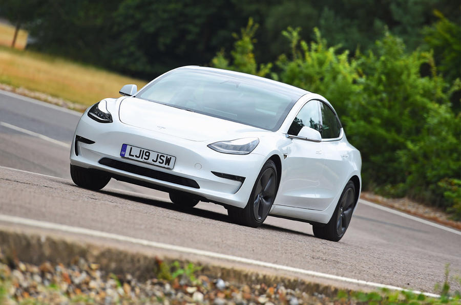 2 Tesla model 3 2019 hero front