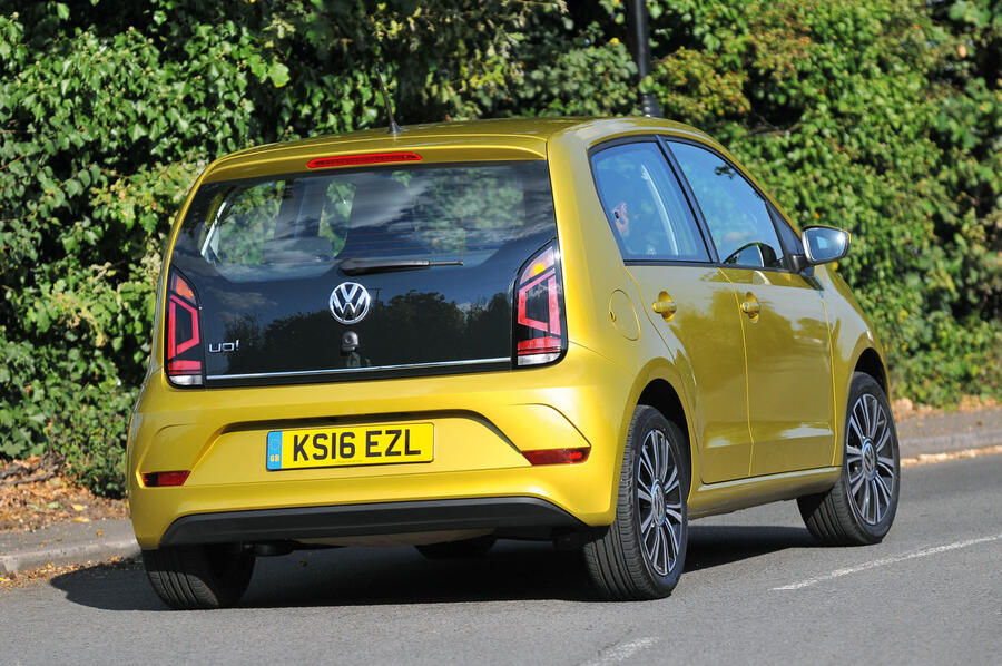 2 Volkswagen up 2016 tracking rear