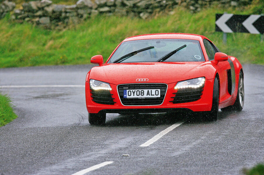 2008 R8