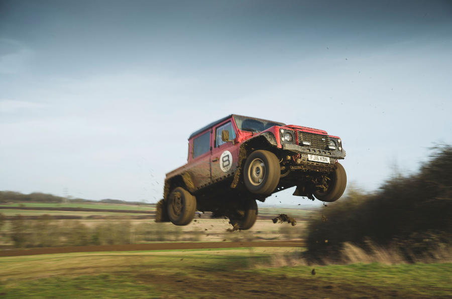 22 Bowler bulldog v8 sc 2019 fd yump front 0