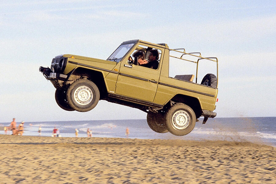 25 Mercedes benz g wagen old