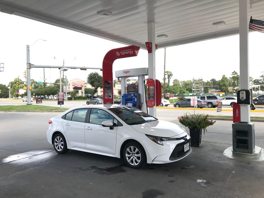 26 Toyota corolla 2019 lt texas petrol station