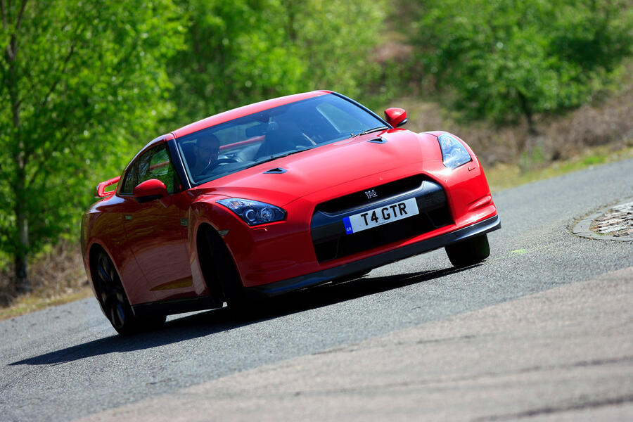 29 Nissan gt r