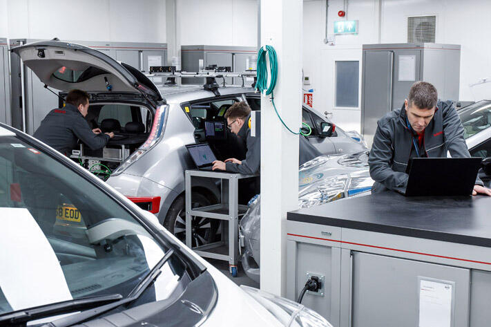 2 Grand drive nissan leaf tuning