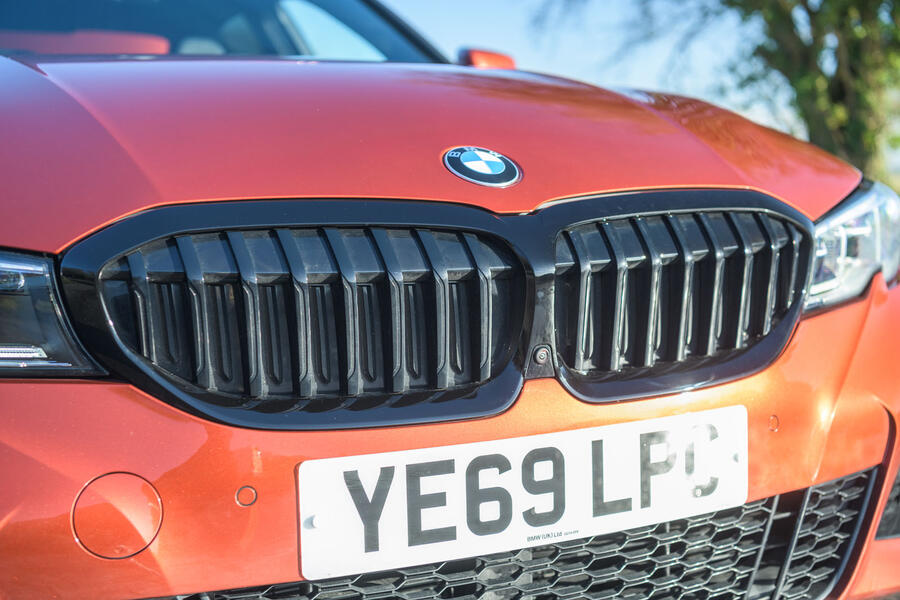 3 Bmw 330e 2020 lt nose