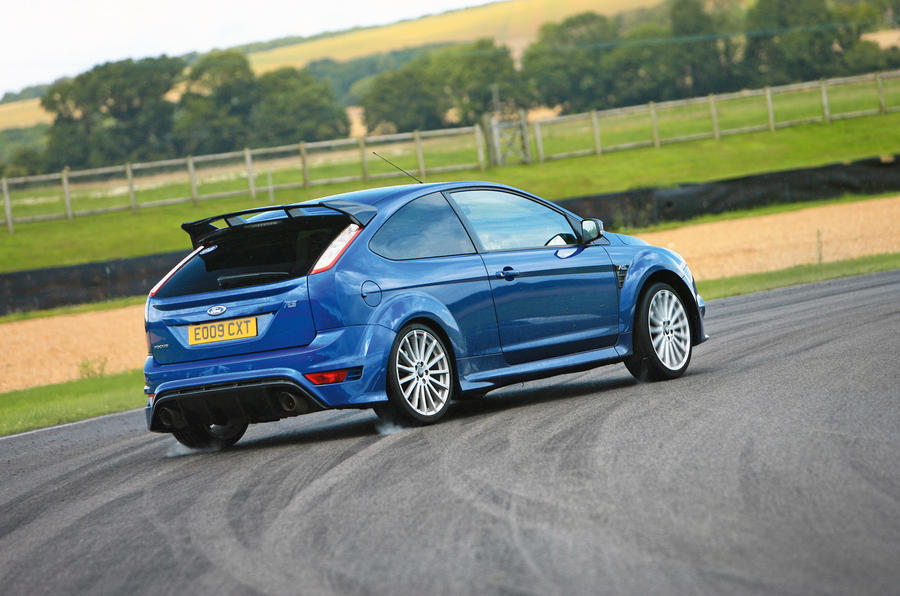 30 Ford focus rs 2009 hero side