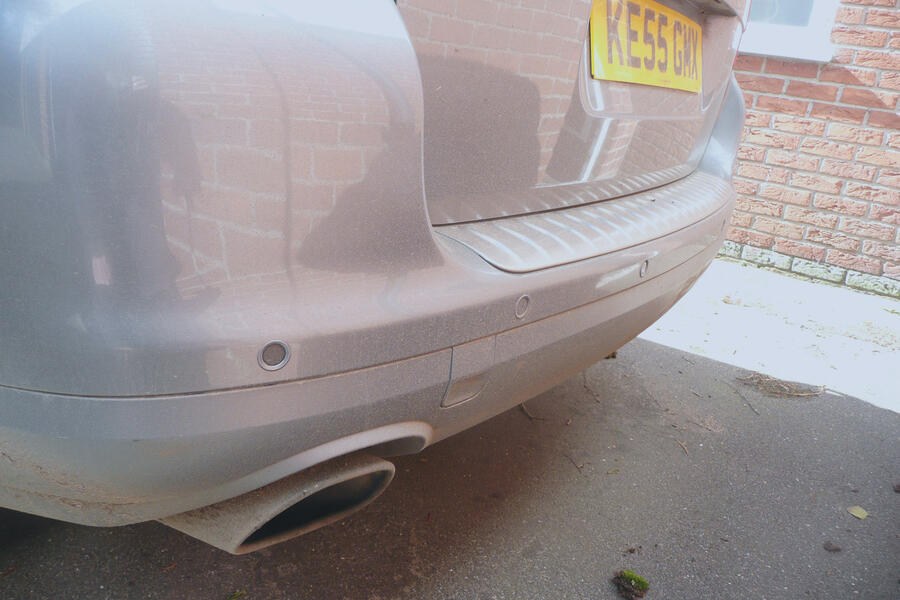 4 Porsche cayenne static rear