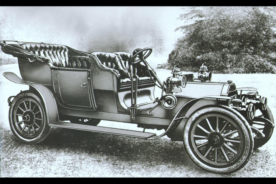 41 Lancia alfa static side