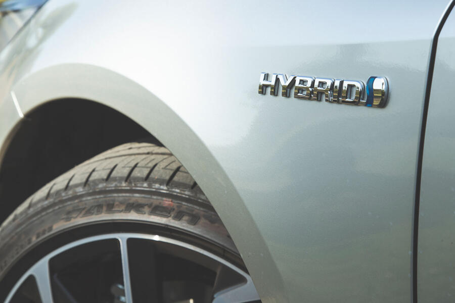 5 Toyota corolla 2019 lt side badge