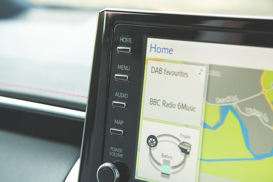 5 Toyota corolla lt infotainment controls