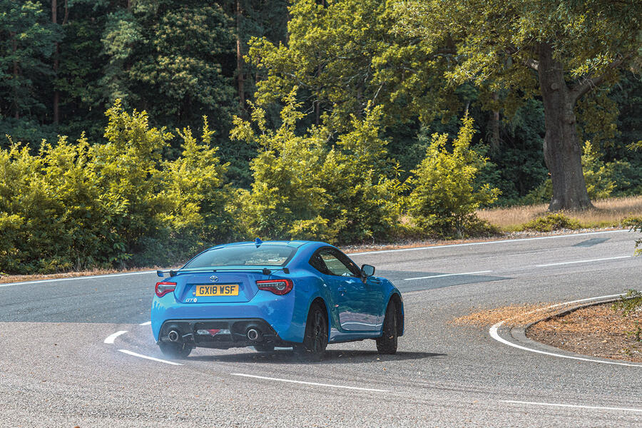 5 Toyota gt86 hero rear