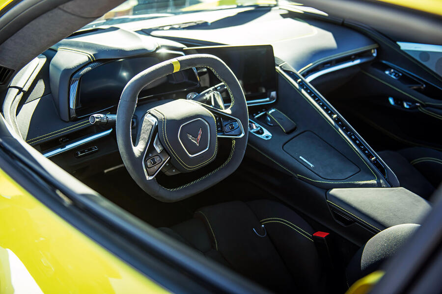 6 Corvette c8 2020 interior