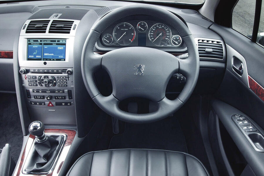 6 Peugeot 407 interior