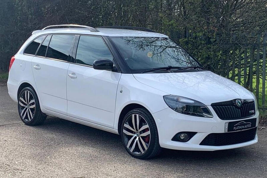 6 Skoda fabia vrs estate static front
