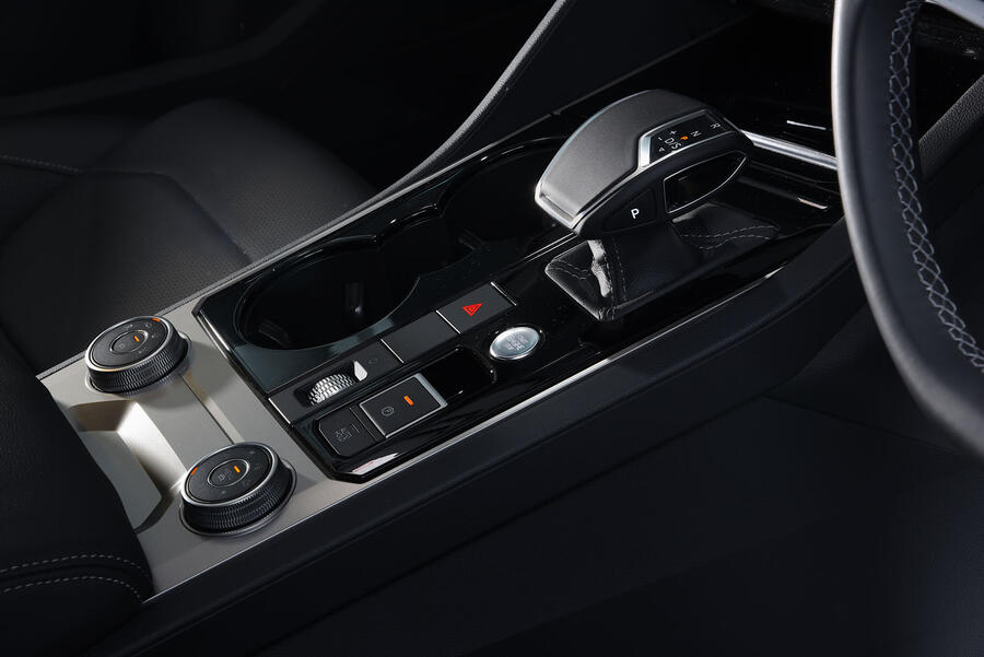 6 Volkswagen touareg 2019 lt centre console