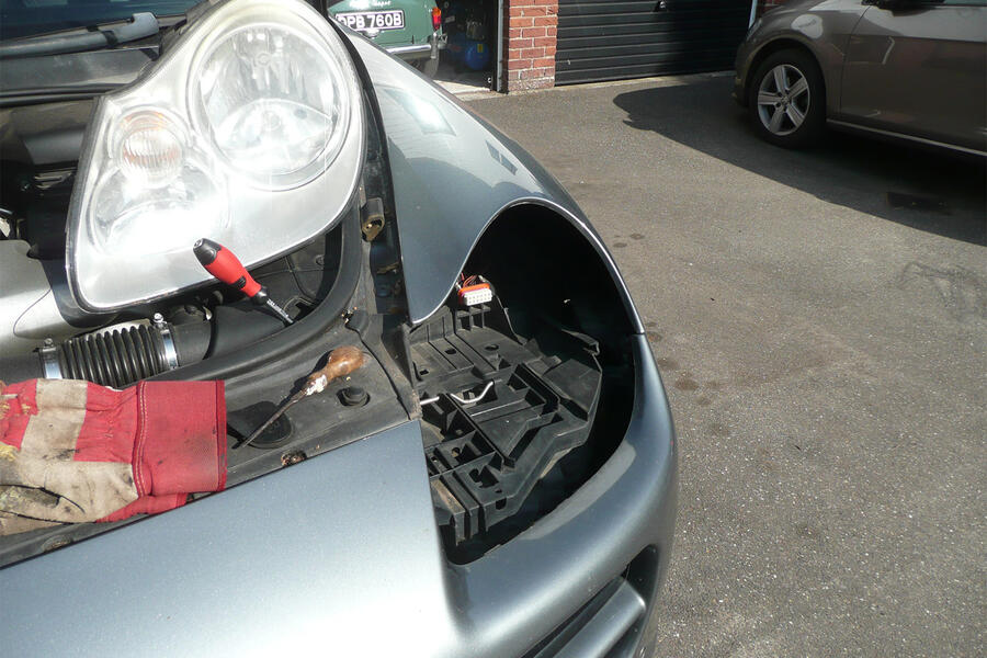 7 Porsche cayenne light