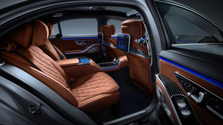 83 Mercedes benz s class official reveal studio rear seats
