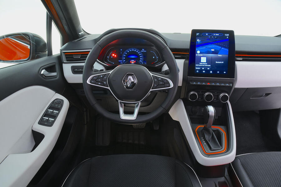 87 Renault clio 2019 autocar studio dashboard