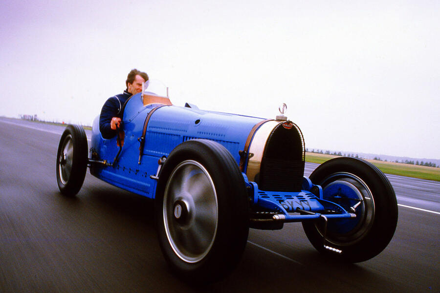8 Bugatti type 35