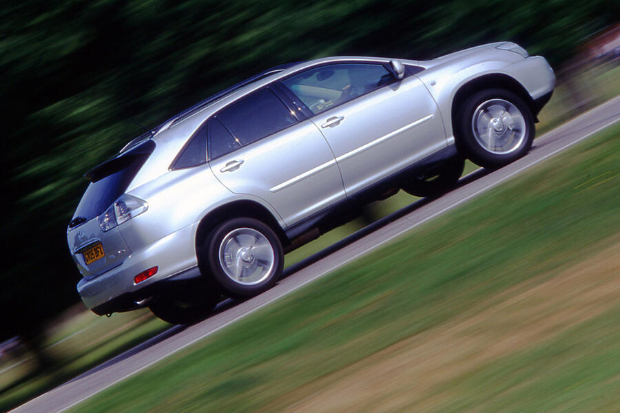 9 Lexus rx 2005 hero side