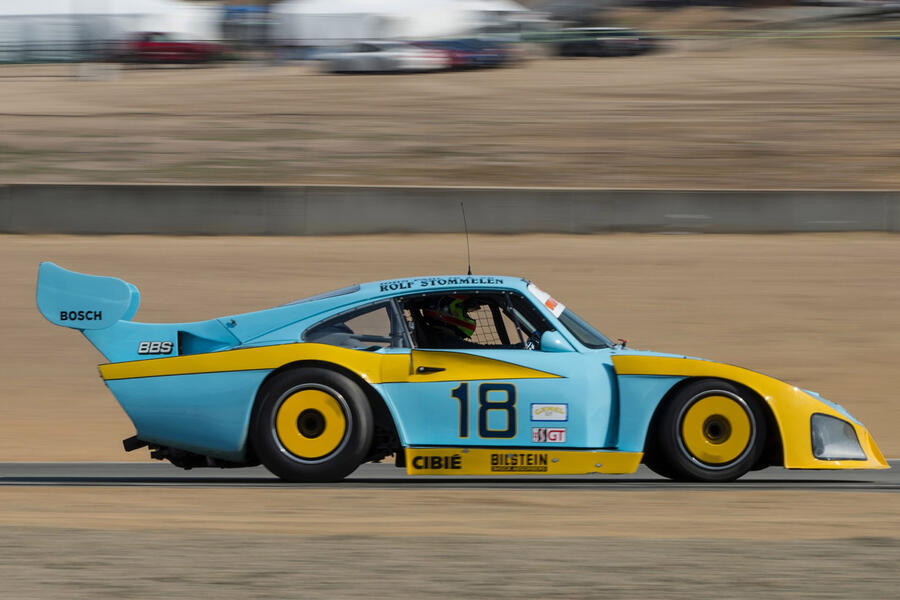 9 Porsche 935 side