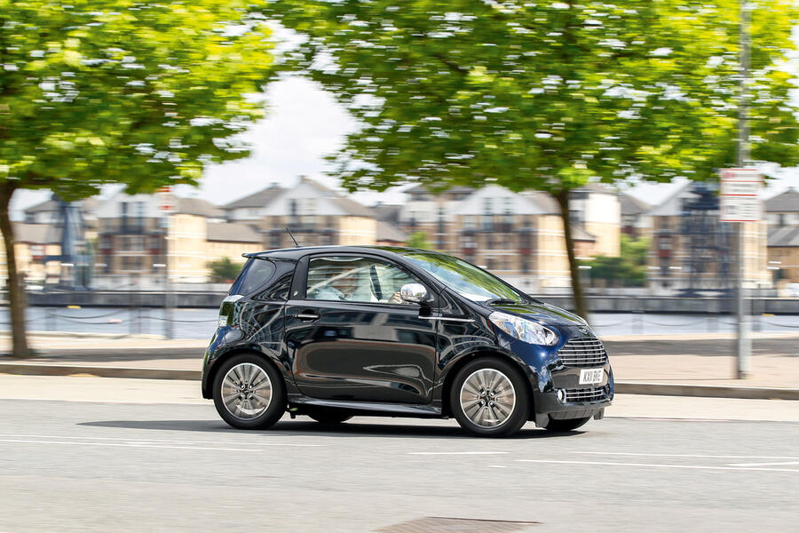 90 Aston martin cygnet