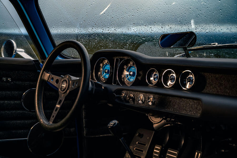 91 Cyan volvo p1800 feature drive cabin