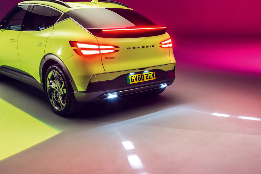 91 Genesis gv60 autocar studio static projection