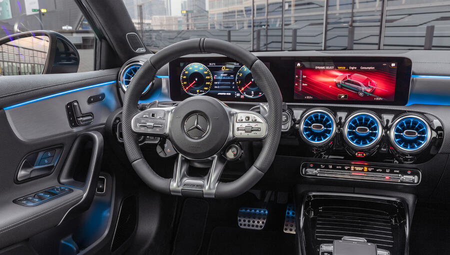 91 Mercedes amg a35 saloon official reveal steering wheel