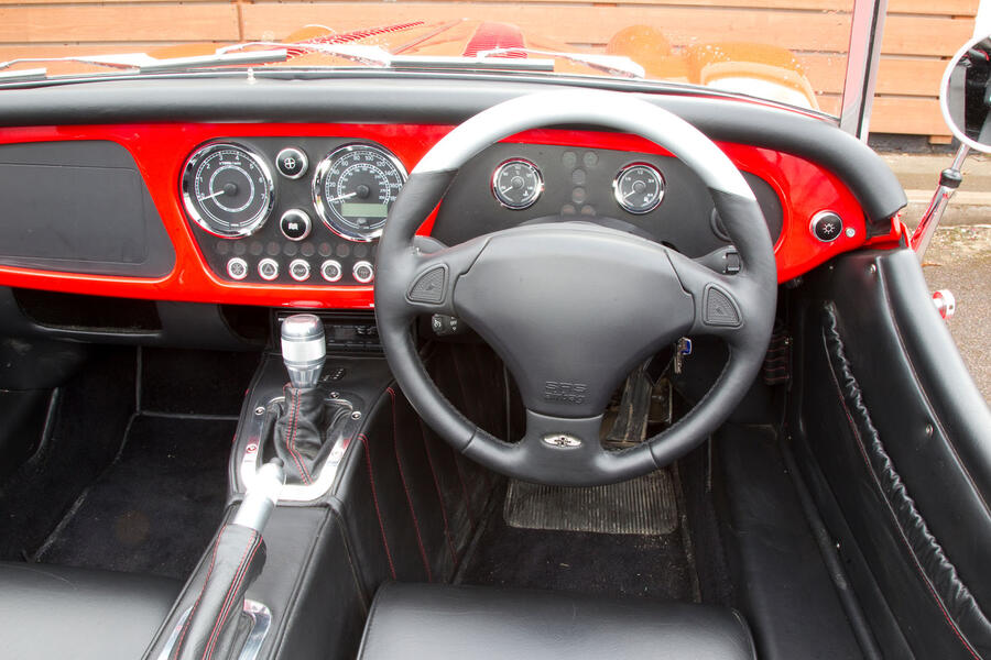 91 Morgan plus 8 rtw dashboard