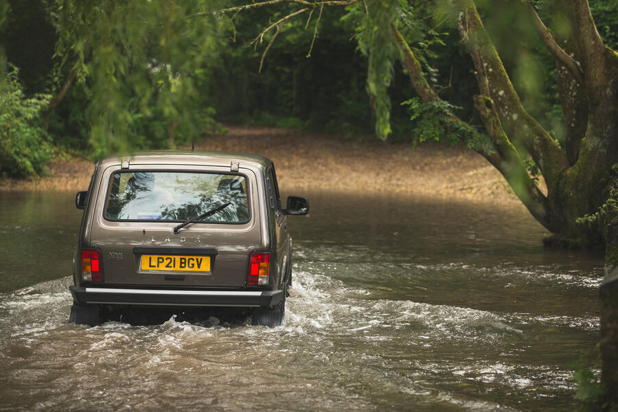 93 Lada niva eol feature wading rear