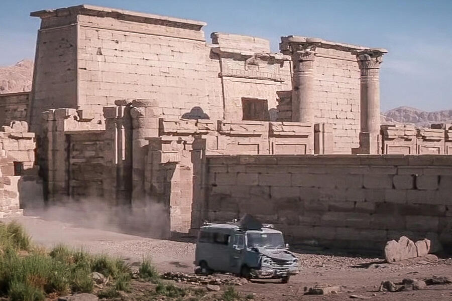 93 Worst bond cars ever list 2021 leyland sherpa