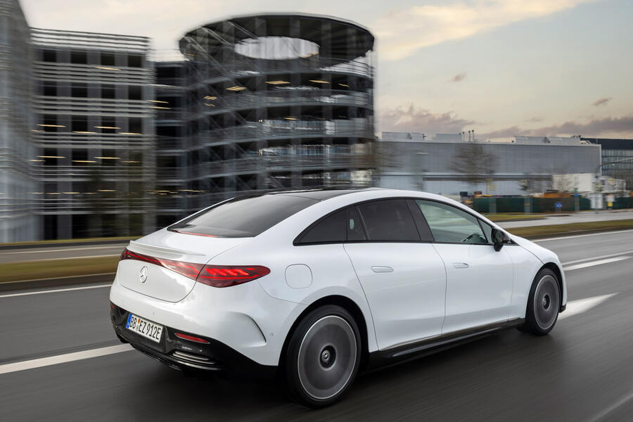 94 Mercedes eqe passenger ride 2022 tracking rear