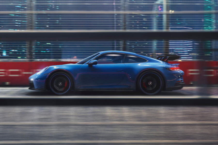 94 Porsche 911 gt3 2021 official images track side