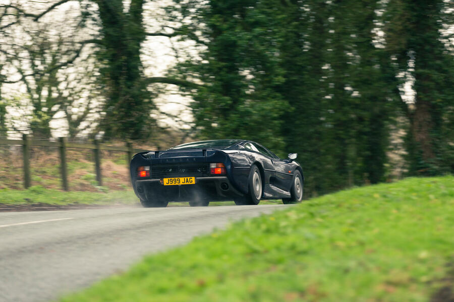 95 Jaguar xj220 rear crest