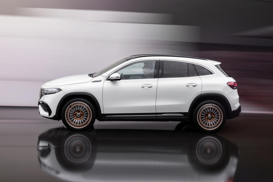 98 Mercedes benz eqa official images hero side