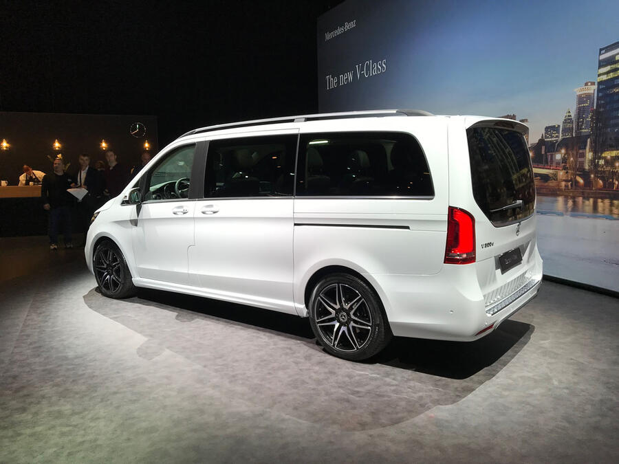 98 Mercedes benz v class 2019 reveal 4
