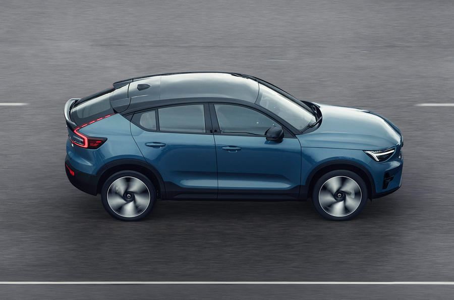 98 Volvo c40 recharge 2021 official images hero side 0