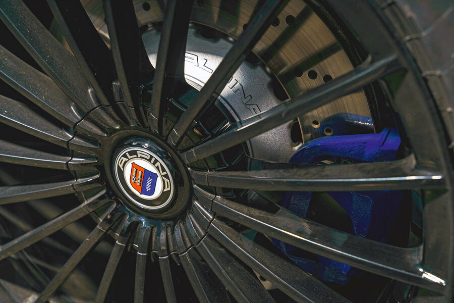 Alpina b8 vs merc amg gt 2021 7