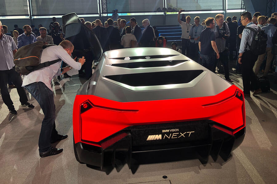 Bmw m vision next reveal 2