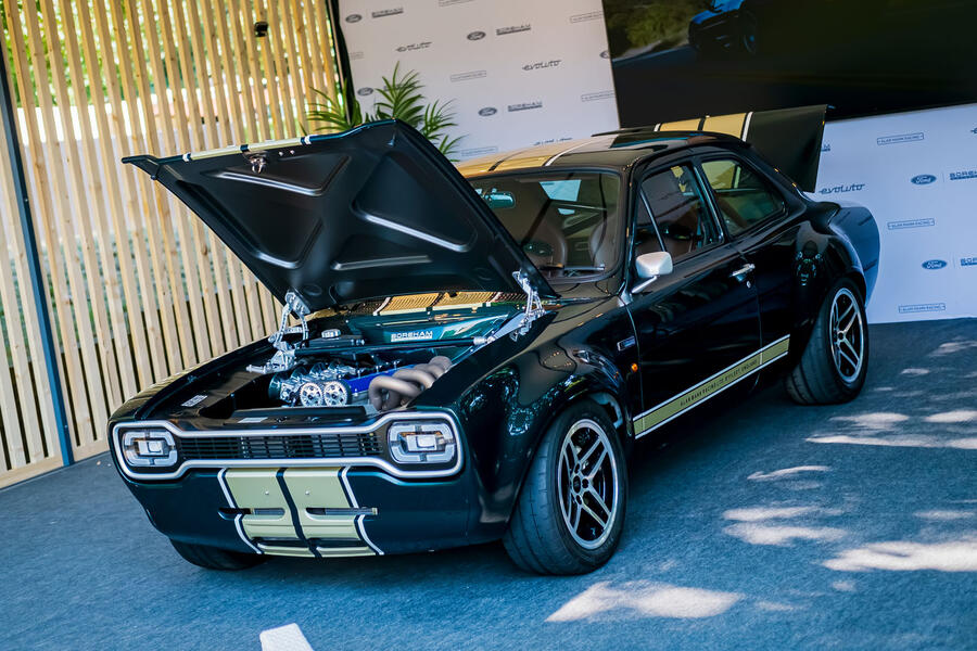 Boreham Motorworks Ford Escort RS &ndash; open bonnet