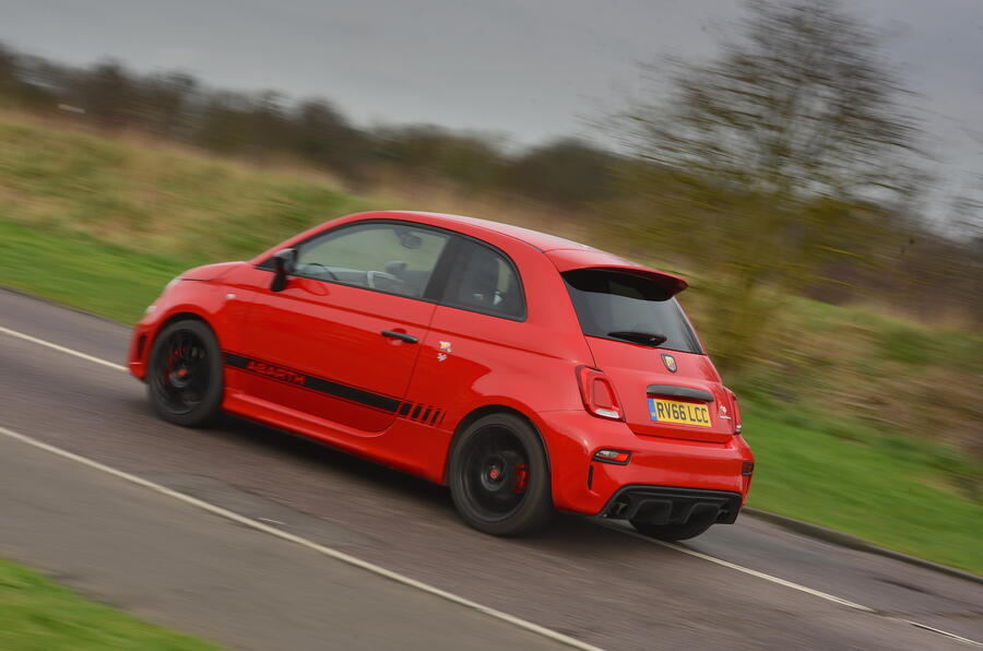 2017 ABARTH 595 COMPETIZIONE DRIVING POV/REVIEW 