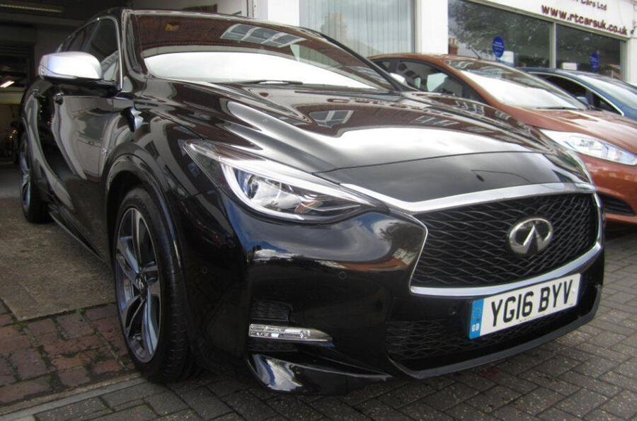 Infiniti q30