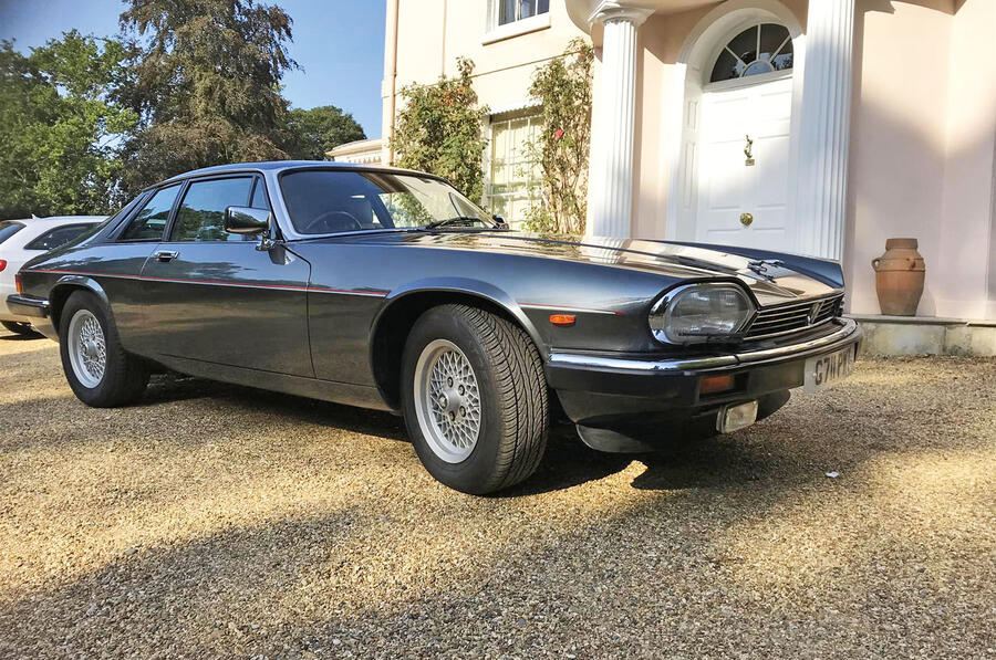 Jaguar xjs s3702920 1