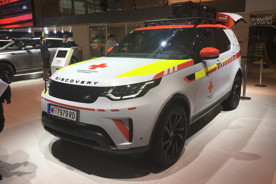 Jlr svo discovery red cross paris